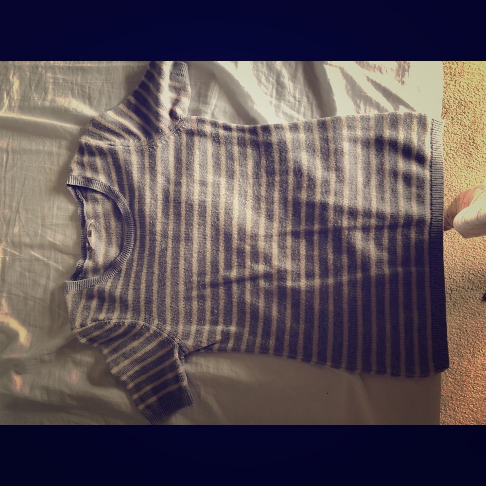 Gap sweater shirt